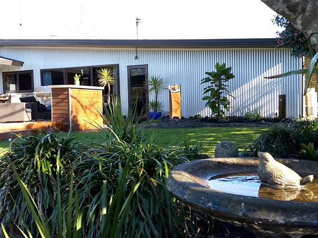 Bird bath