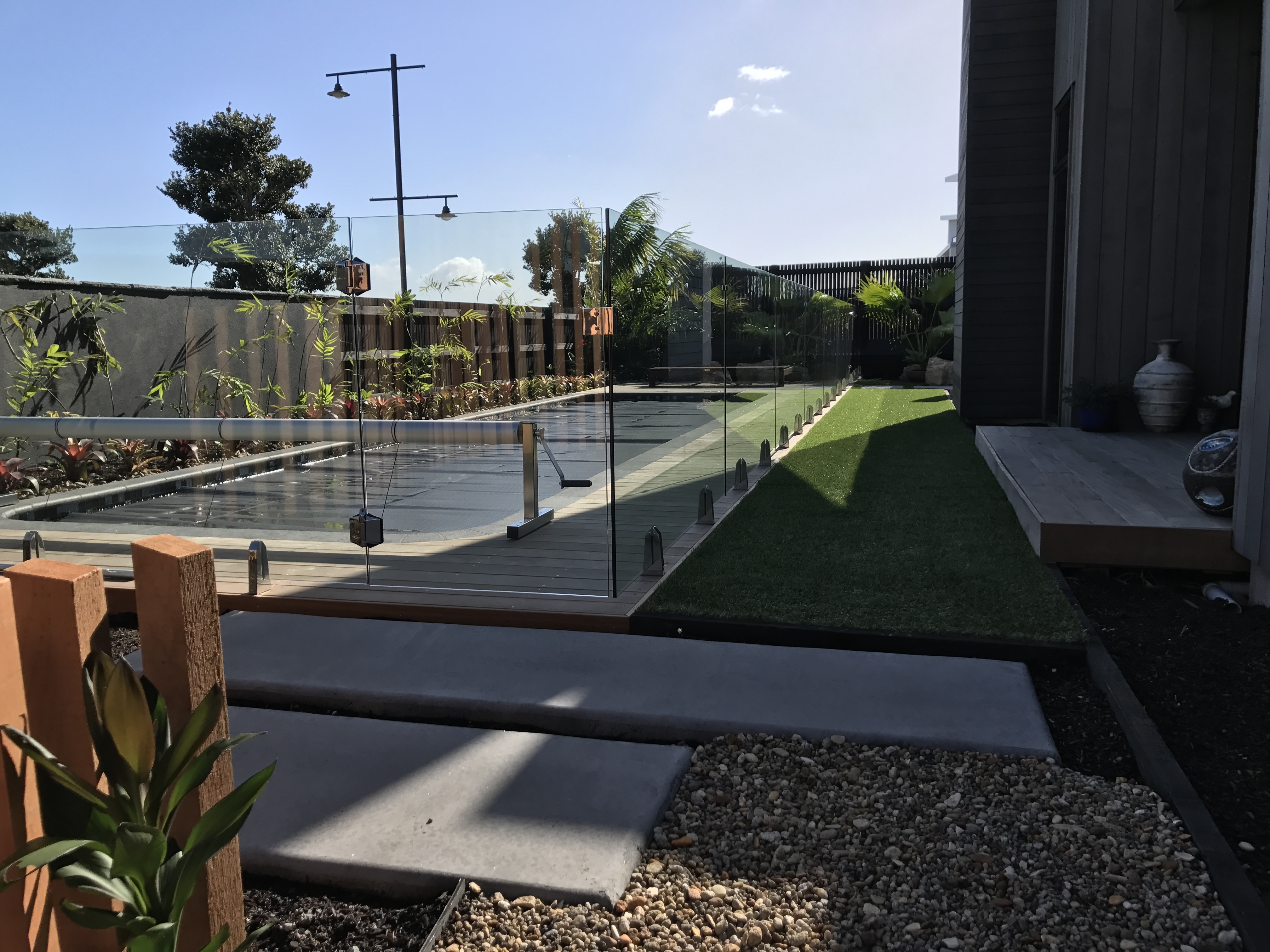 Large stepping stones, stone path, Artificial turf, deck